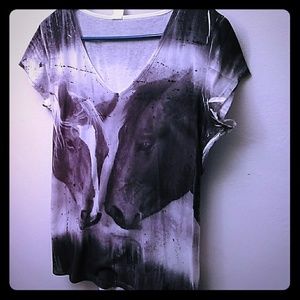 Super cute horse t-shirt